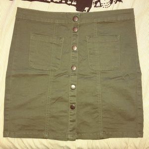 OLIVE BUTTON MINI SKIRT💚